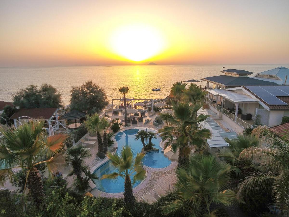 Baia Del Godano Resort & Spa กาโปวาติกาโน ภายนอก รูปภาพ