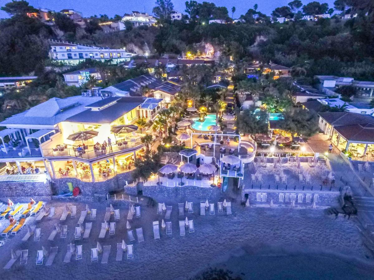 Baia Del Godano Resort & Spa กาโปวาติกาโน ภายนอก รูปภาพ