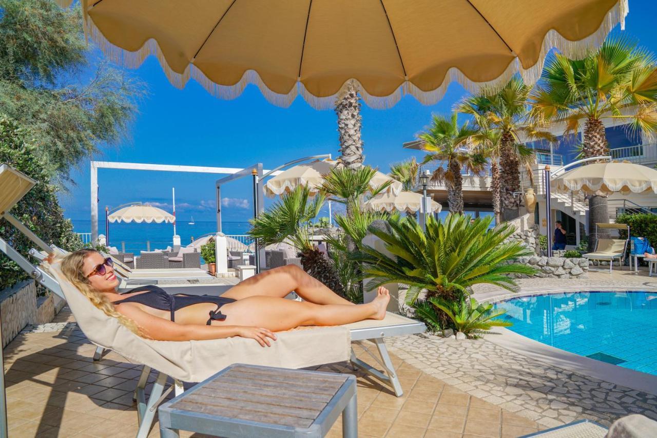 Baia Del Godano Resort & Spa กาโปวาติกาโน ภายนอก รูปภาพ