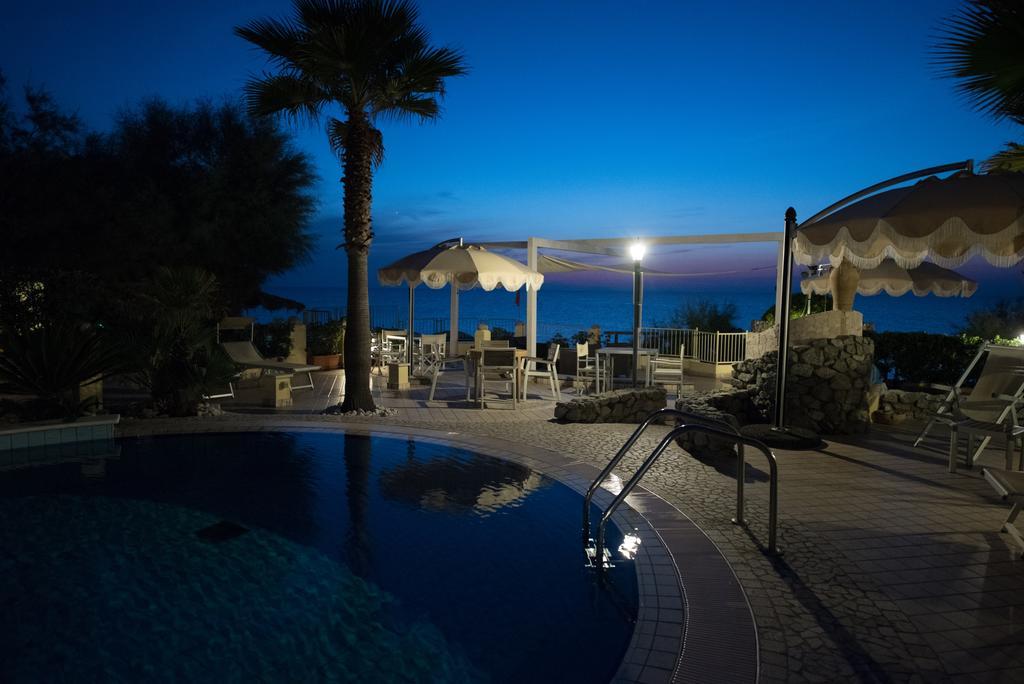 Baia Del Godano Resort & Spa กาโปวาติกาโน ภายนอก รูปภาพ
