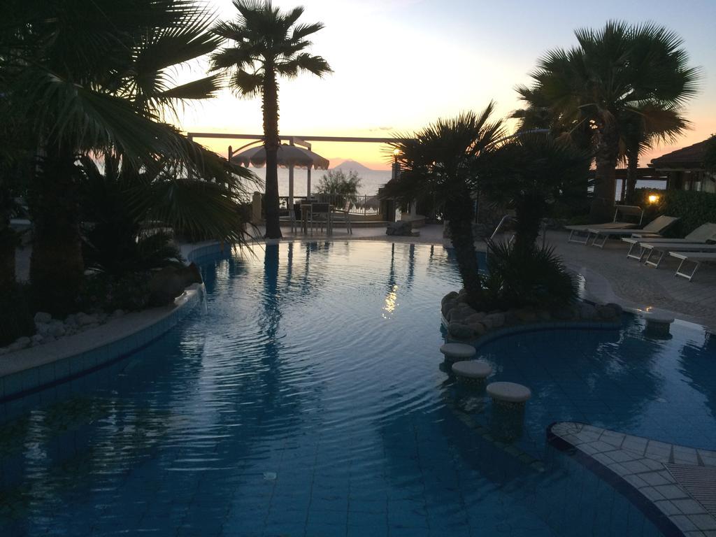 Baia Del Godano Resort & Spa กาโปวาติกาโน ภายนอก รูปภาพ