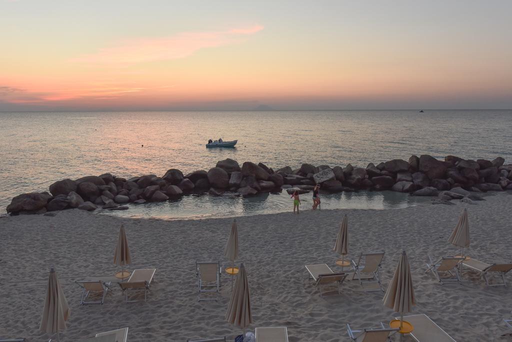 Baia Del Godano Resort & Spa กาโปวาติกาโน ภายนอก รูปภาพ