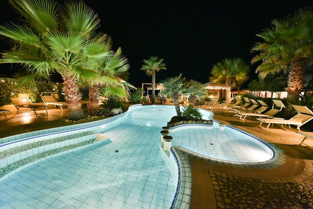 Baia Del Godano Resort & Spa กาโปวาติกาโน ภายนอก รูปภาพ