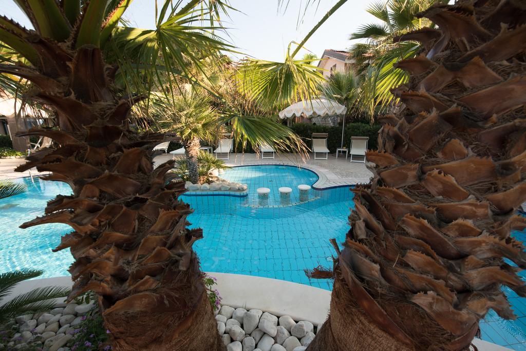 Baia Del Godano Resort & Spa กาโปวาติกาโน ภายนอก รูปภาพ