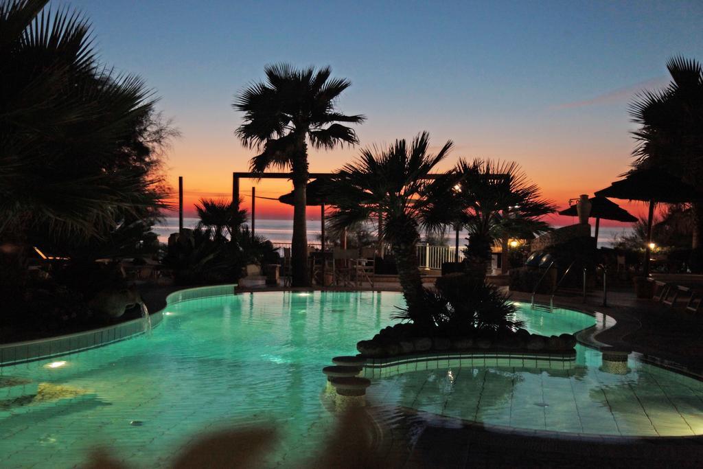 Baia Del Godano Resort & Spa กาโปวาติกาโน ภายนอก รูปภาพ