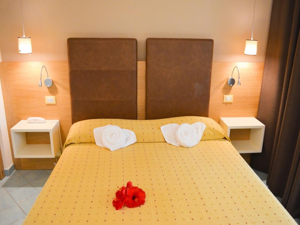 Baia Del Godano Resort & Spa กาโปวาติกาโน ภายนอก รูปภาพ