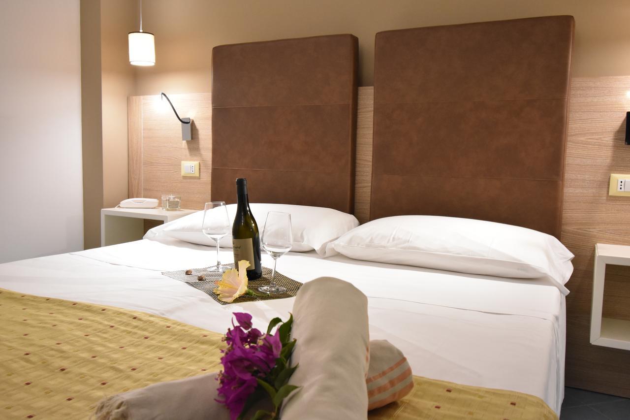 Baia Del Godano Resort & Spa กาโปวาติกาโน ภายนอก รูปภาพ
