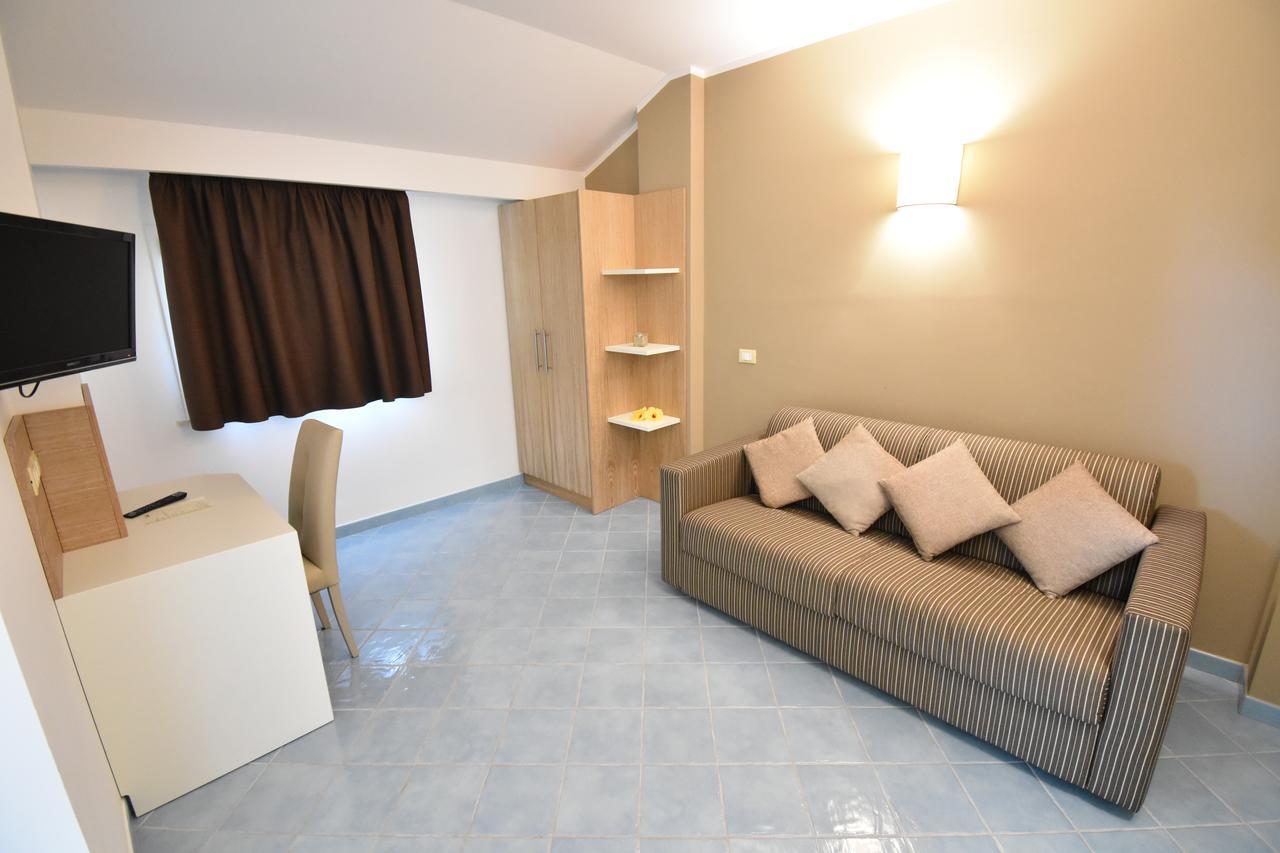 Baia Del Godano Resort & Spa กาโปวาติกาโน ภายนอก รูปภาพ